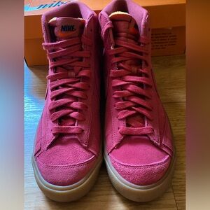 New Nike Unisex Blazer Mid 77